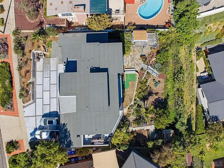 5447 Soledad Rd — Photo 35