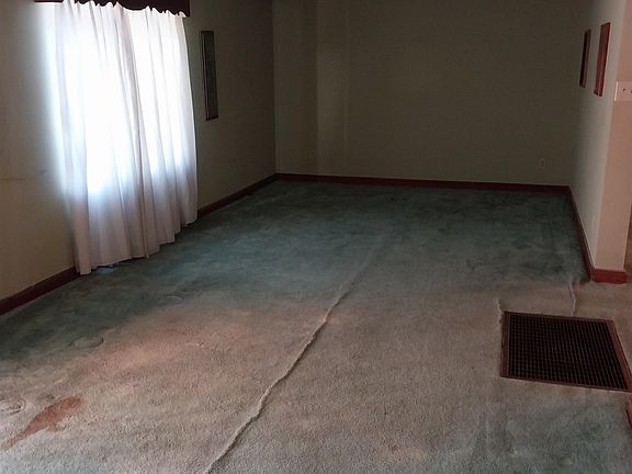 3rd image of 3152 Larkspur Dr