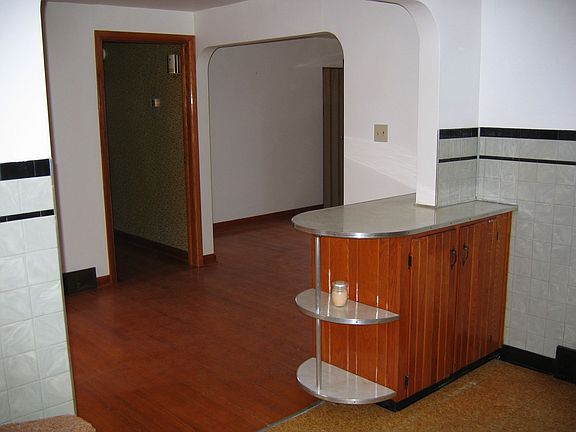 Open Floor plan Kitchen/Dining/LR/Hall