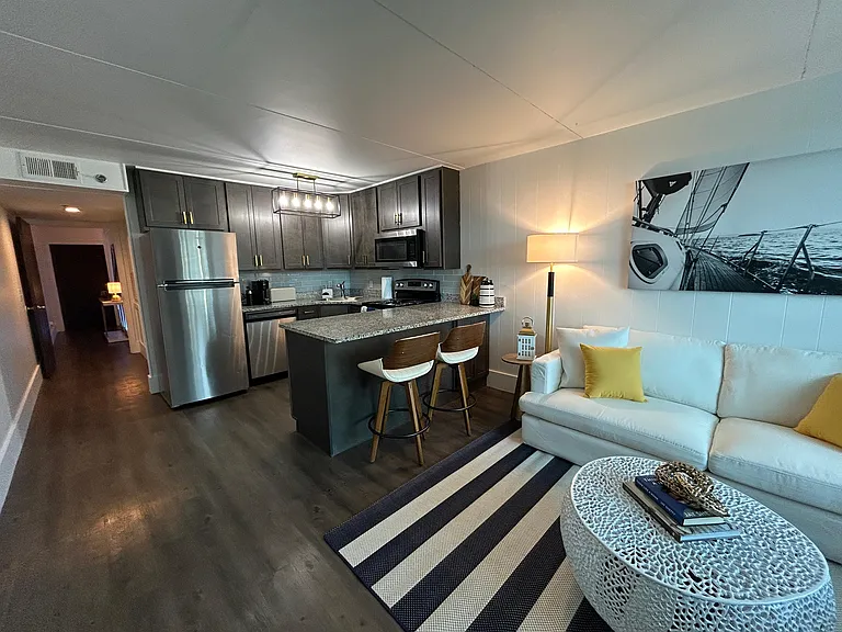 Mar-A-Sol Waterfront Residences — Photo 21