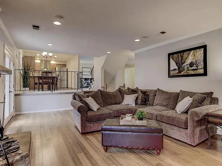 5225 S Pitkin Ct — Photo 9