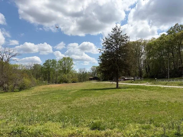 302 E Lime St, Blacksburg, SC 29702