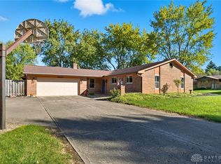 1520 Hillside Dr, Dayton, OH 45432