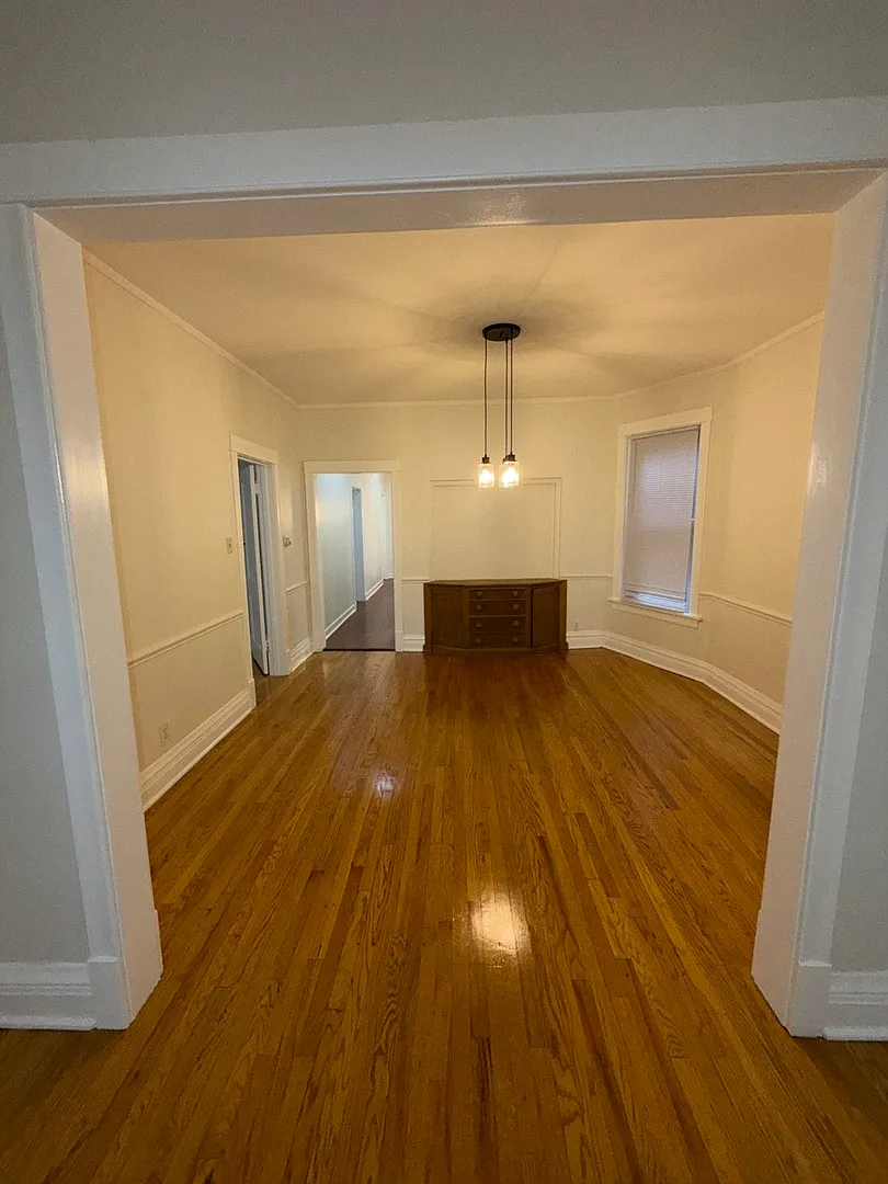 2 bed, 1200 sqft, $2,000 — Photo 3