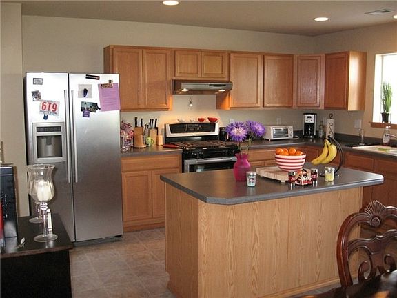 2nd image of 573 NW Stendahl Ct