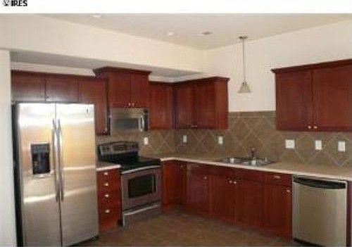 4th image of 5551 29th St Unit 111