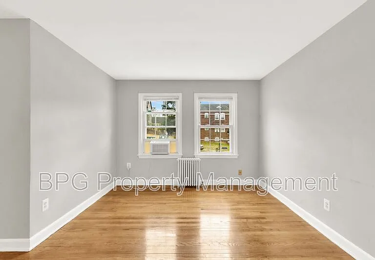 5721 11th St N #7 — Photo 4