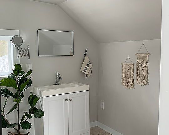 Master bathroom 