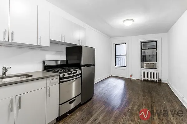 Rented by Wave Real Estate Group | media 3