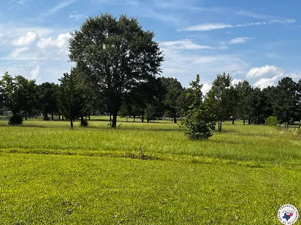 Goldfinch Rd, Texarkana, TX 75501