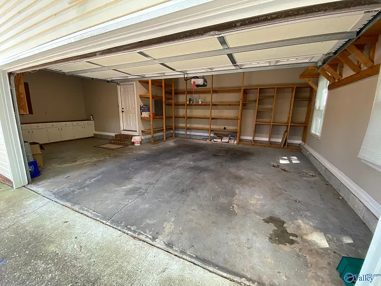 10103 Shadow Wood Dr SE — Photo 37