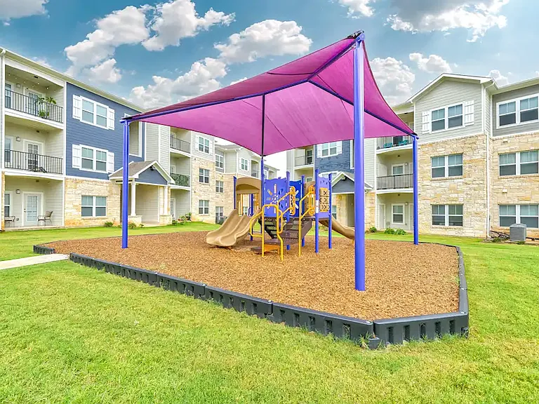Crosswinds Apartment Homes — Photo 32
