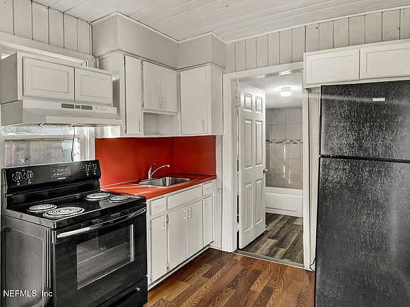 5th image of 1823 W 23RD Street