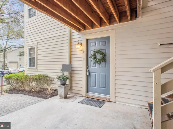 2229 Lovedale Ln #E-303b, Reston, VA 20191