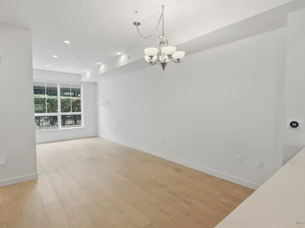 7891 Oak St, Vancouver, BC V6P 3Z2