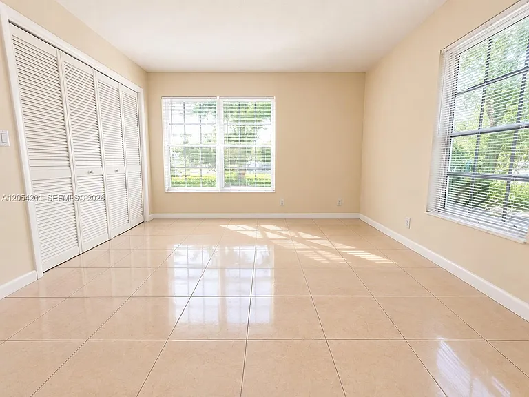 4951 Wedgewood Way #4 — Photo 10