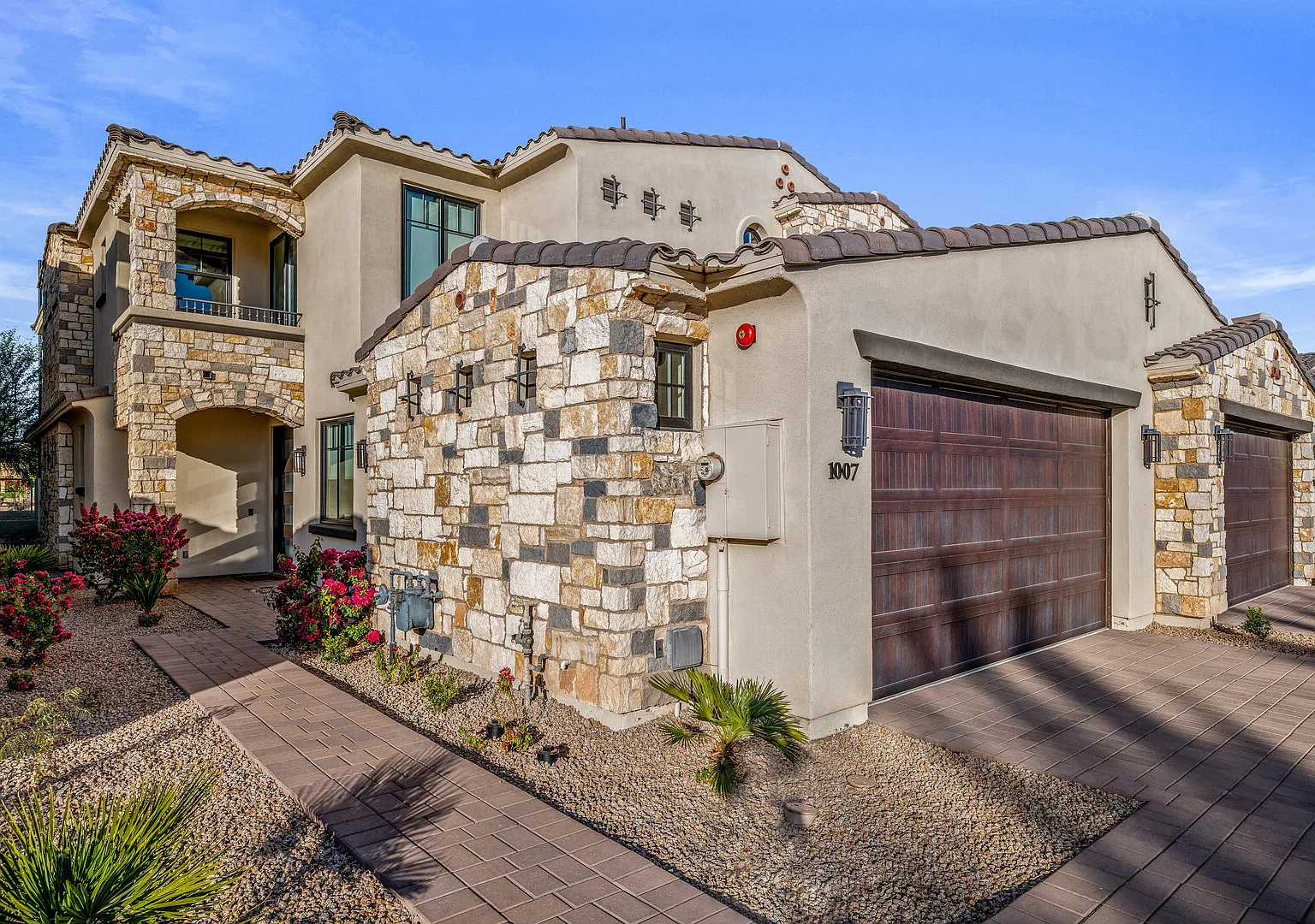 Luxurious Phoenician Home — Photo 4