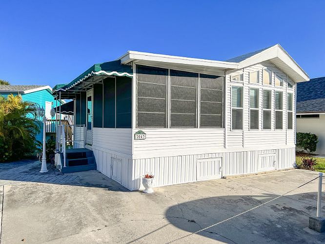 1st image of 2043 Nettles Blvd