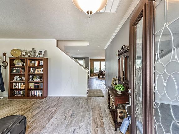 2nd image of 4309 Summer Ln