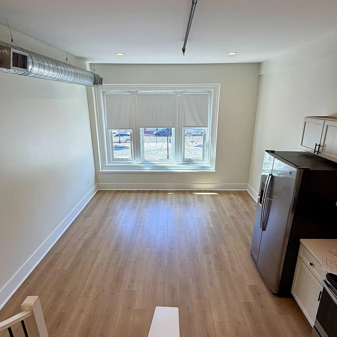 631 S Broadway — Photo 3