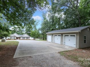 4445 River Oaks Rd, Clover, SC 29710