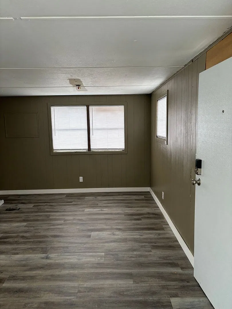 2871 N Charles Ave — Photo 4