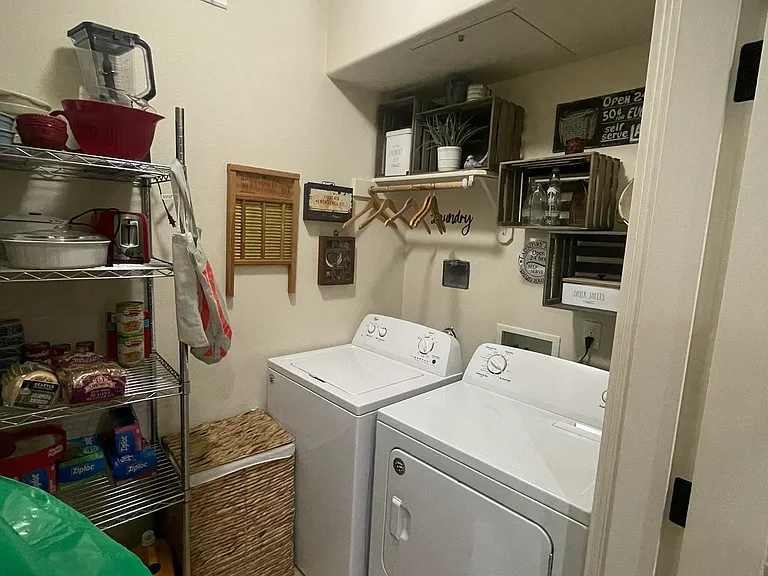 819 NW Wheelock Pl #819 — Photo 41