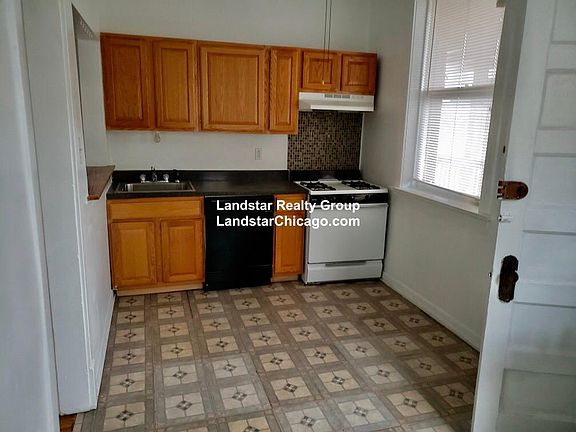 3rd image of 131 S Harvey Ave APT 3
