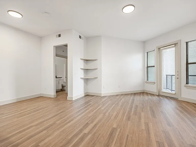 Maple District Lofts — Photo 26