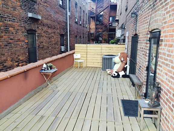 4th image of 257 Varet St APT 2A