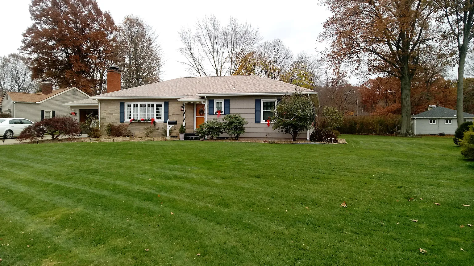 1031 Mayfield Rd photo 1