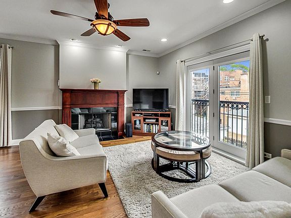 3rd image of 6131 N Richmond St APT 2E