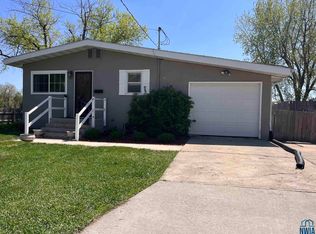 524 W 23rd St, Sioux City, IA 51103