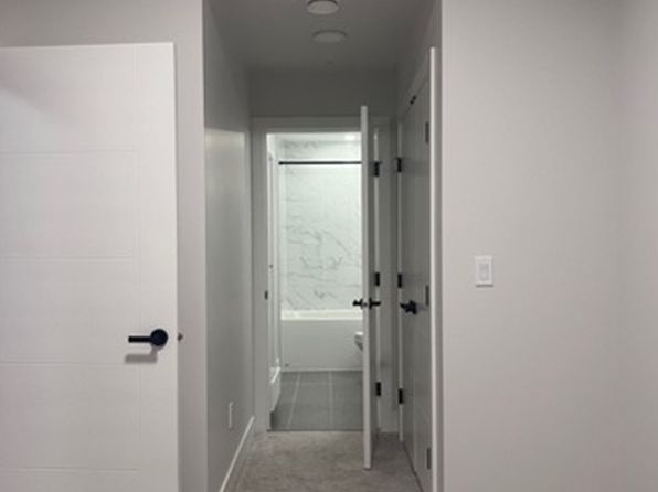 1 bedroom rental in Surrey — photo 5