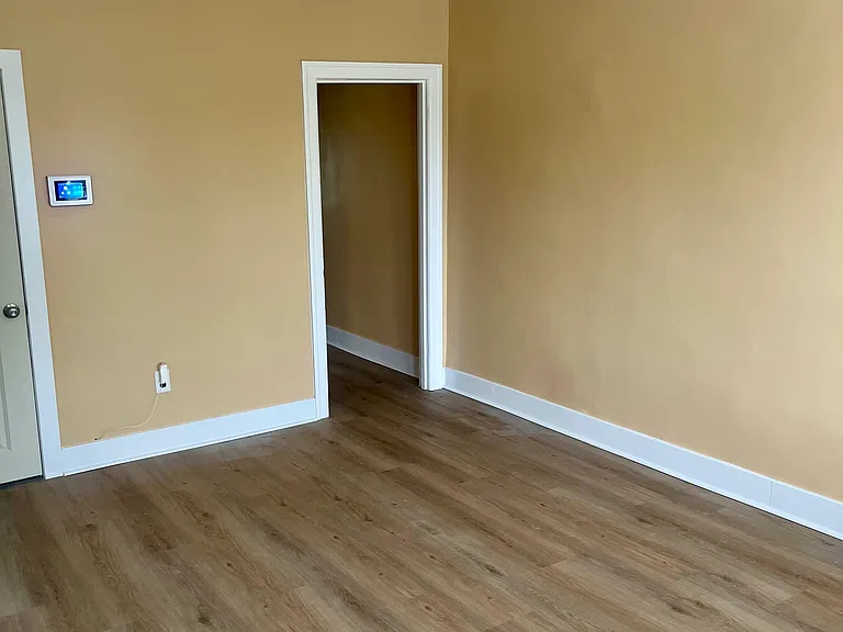 Living Room (Daytime)