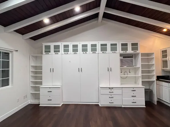 (undisclosed Address), Canoga Park, CA 91304