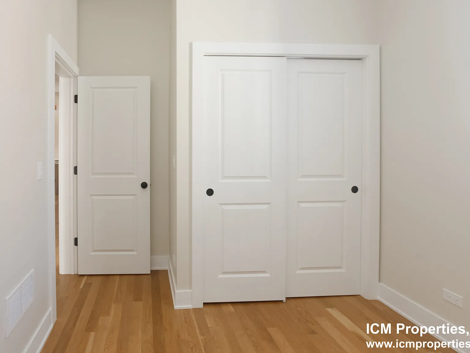 3 bed, 2.5 bath, 1200 sqft, $4,425 — Photo 3