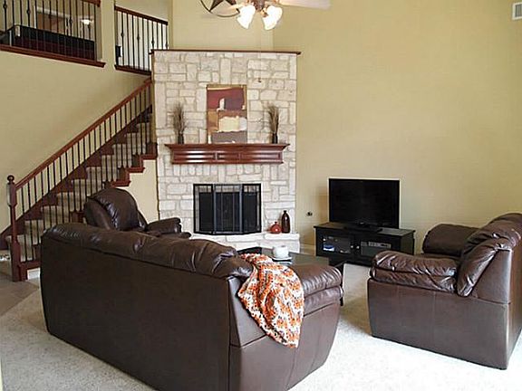 3rd image of 3812 Applesprings Dr