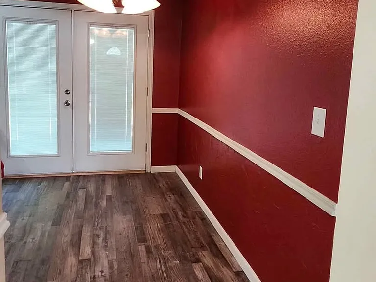 524 Warwick Dr — Photo 4