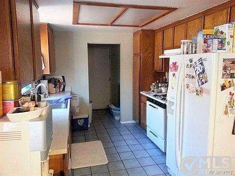 5th image of 15356 Yorba Ave