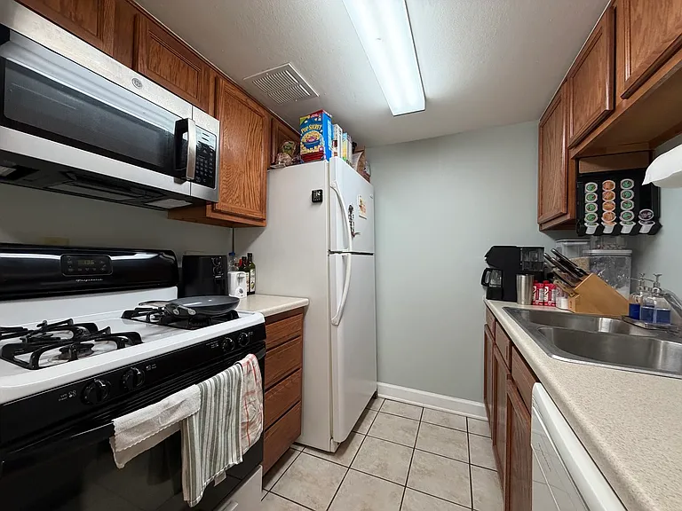 167 E Palatine Rd #I — Photo 4