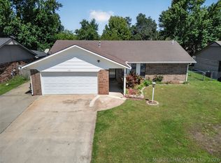 113 Magnolia Ave, Pryor, OK 74361