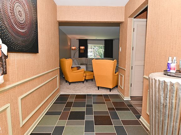 3rd image of 6831 Whisper Oaks Ct