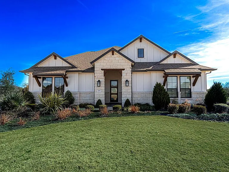217 Northcrest Dr — Photo 3