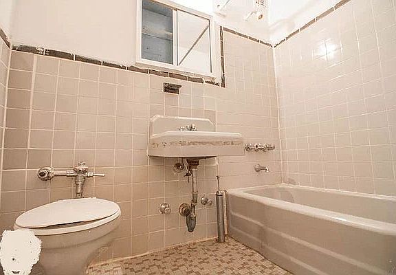 3rd image of 253 Clarkson Ave #519