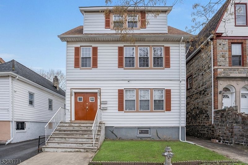 1st image of 90 Brookwood St