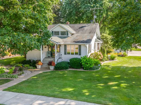 525 Wolf River Dr, Fremont, WI 54940