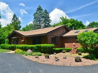 37 Crestland Rd, Indian Creek, IL 60061