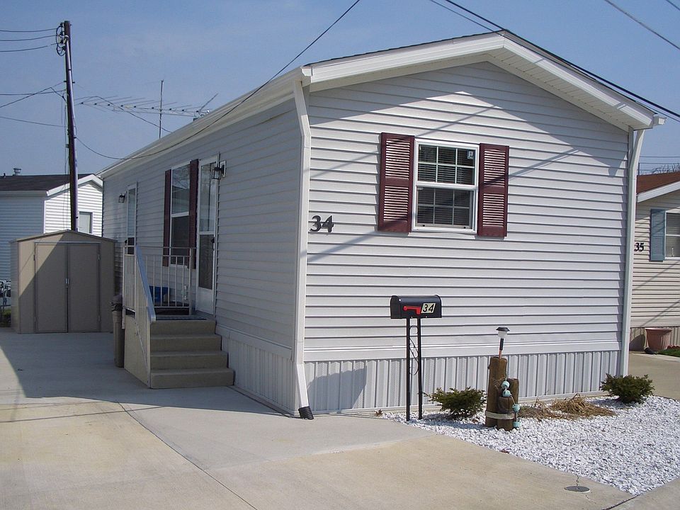 1st image of 34 Sands Ave