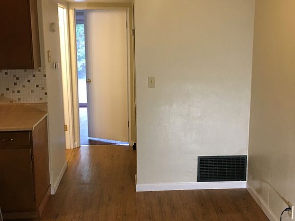 Dining Area/ Hallway